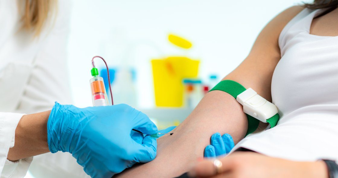 Phlebotomy,Procedure,During,Coronavirus,Crisis.,Medical,Worker,Preparing,To,Take